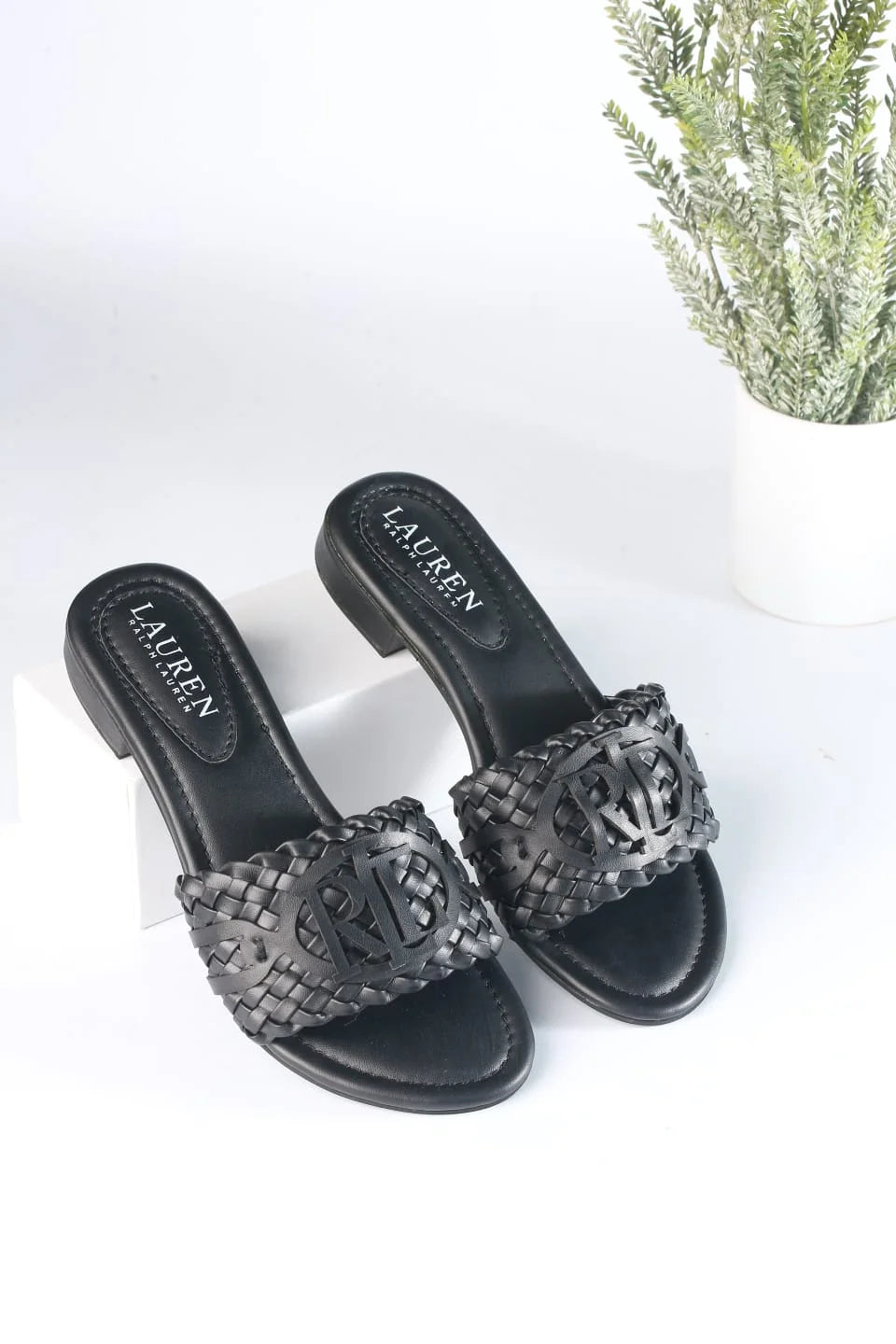 RALPH LAUREN CASUAL FLATS - BLACK