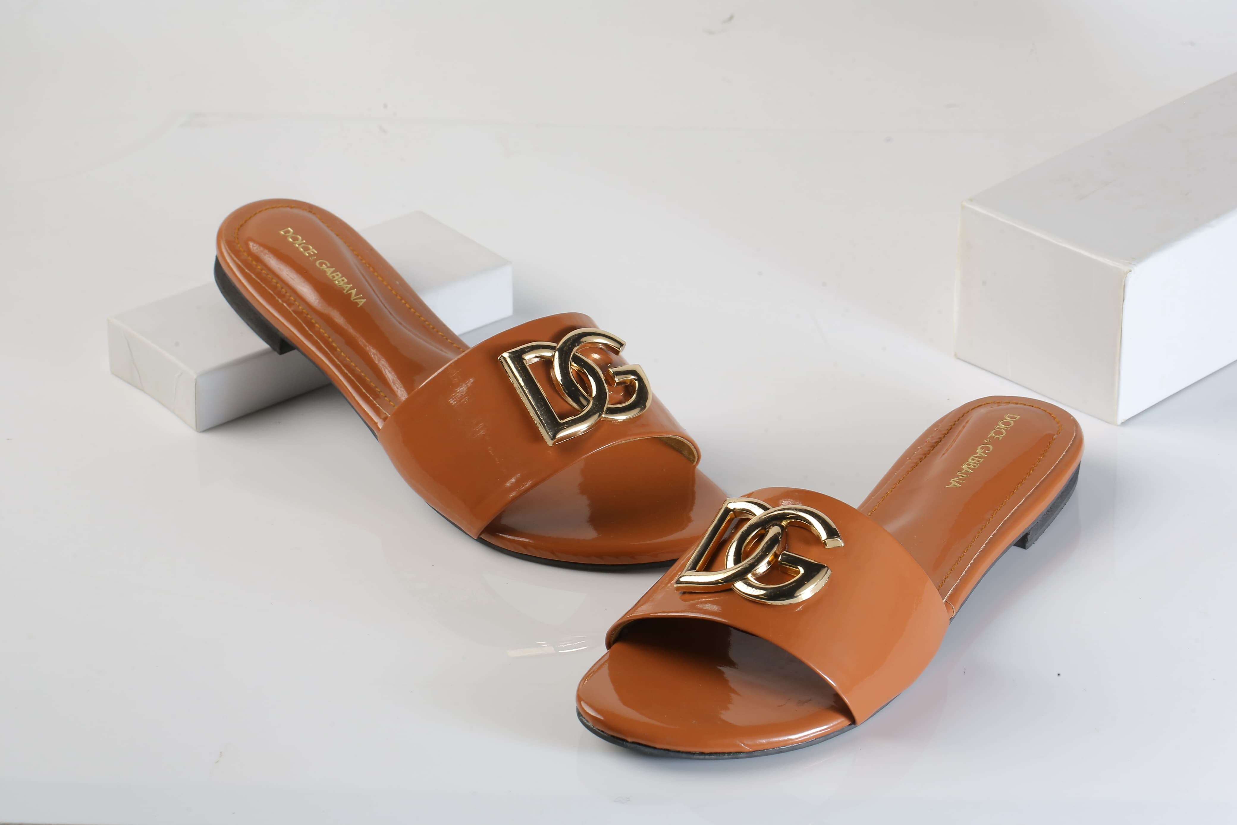 DOLCE & GABBANA SLIDE SANDALS - BROWN