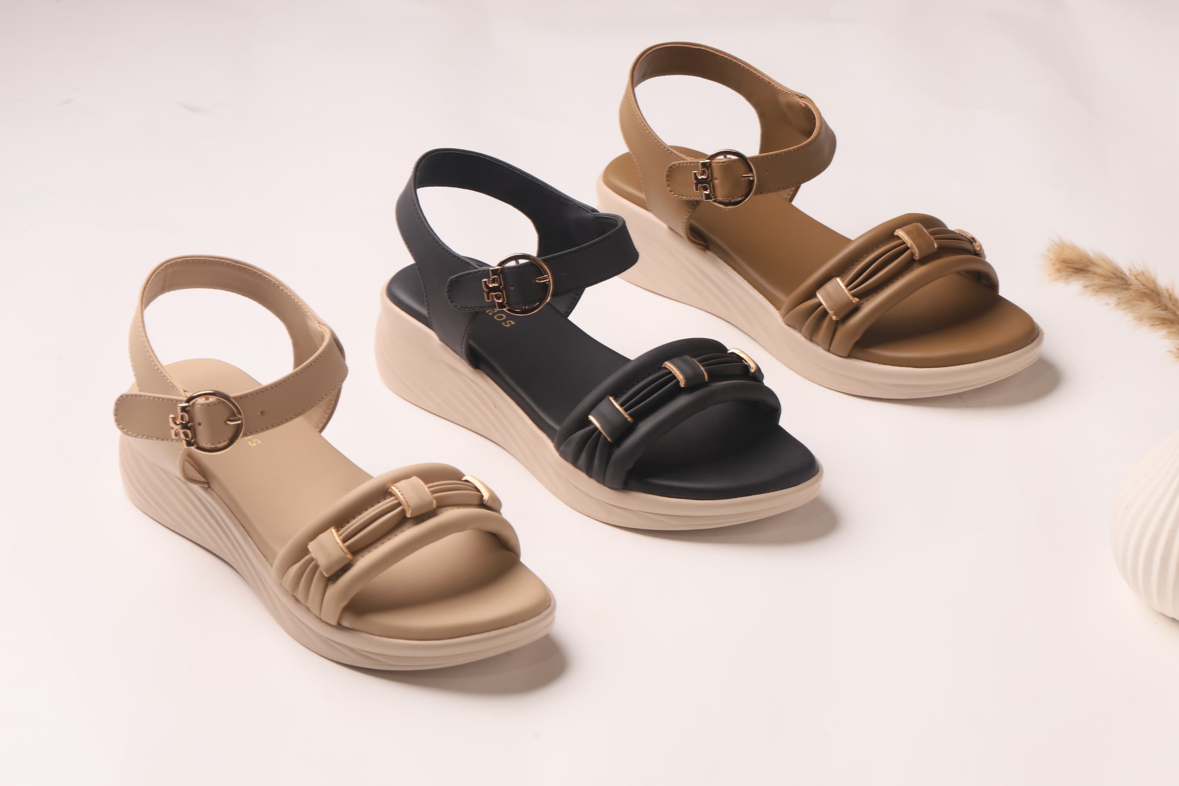 WALKBROS MEDICATED WEDGES SANDALS {  1  } - BROWN