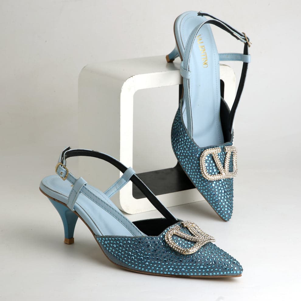 VLOGO SIGNATURE PUMPS