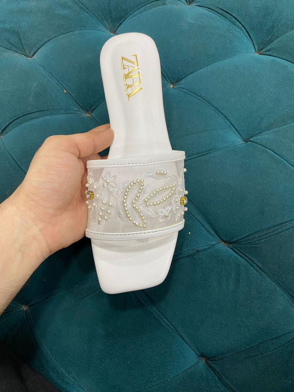 MOST VIRAL EMBROIDERY FLATS =  WHITE