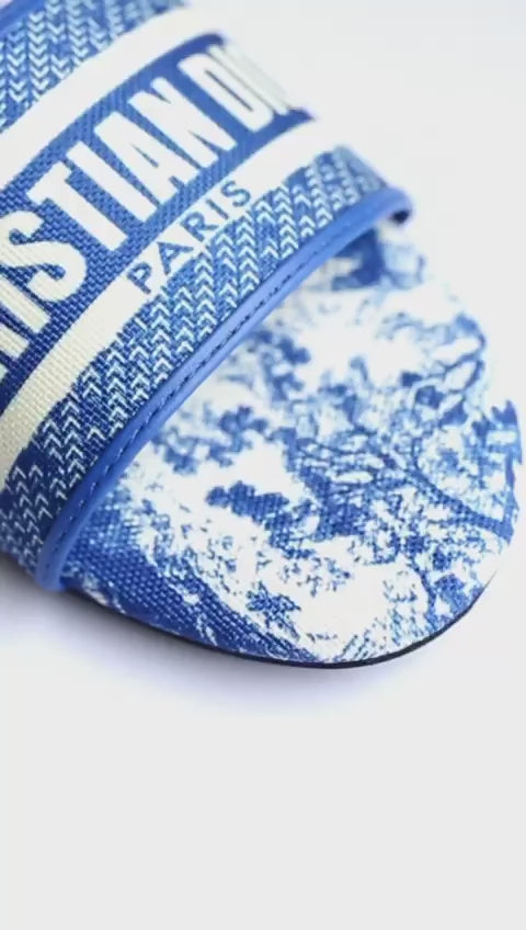 CD CASUAL SLIDES